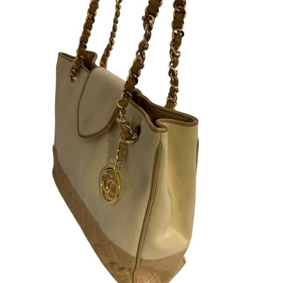 Chanel two-tone 25 bag in suede The two-tone suede and  Chanel Chic Two-Tone Designer Tote Bag